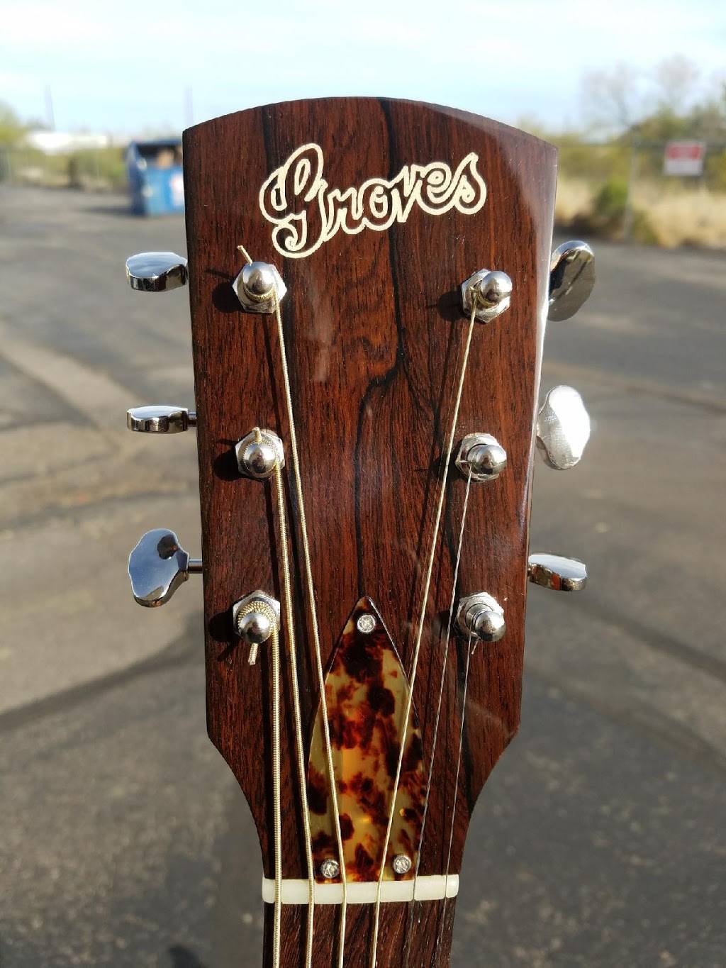 Groves Guitars, LLC | 3790 E 44th St #260, Tucson, AZ 85713, USA | Phone: (520) 289-7043