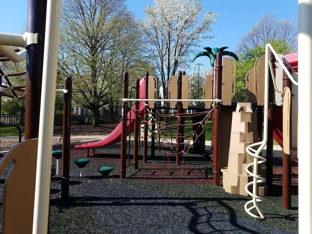 Briar Patch Park | 1700 Briarcliffe Blvd, Wheaton, IL 60189, USA | Phone: (630) 690-4880