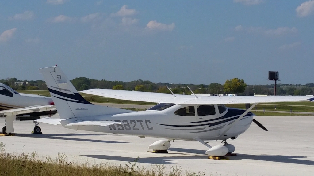 Waukesha County Airport | 2525 Aviation Rd, Waukesha, WI 53188, USA | Phone: (262) 521-5250