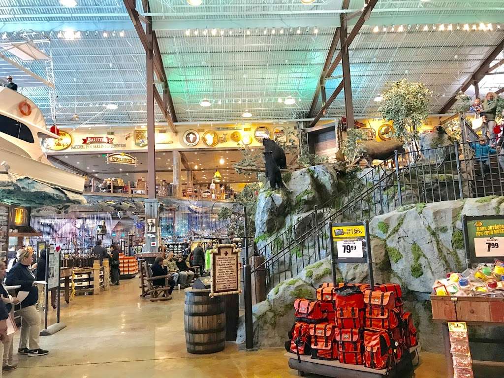 Bass Pro Shops | 1 Bass Pro Dr, Foxborough, MA 02035, USA | Phone: (508) 216-2000