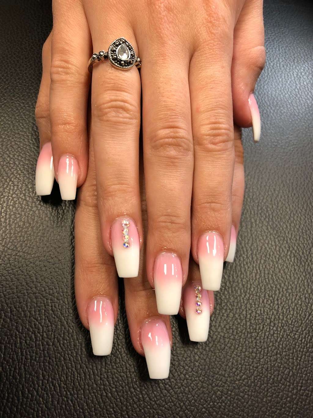 Roses’ Nails n Spa (across Dan Jansen Park) | 4805 S 74th St, Greenfield, WI 53220, USA | Phone: (414) 817-9018