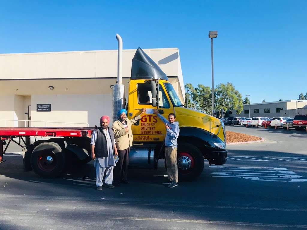 Gobind Truck Driving school | 30617 The Old Rd, Castaic, CA 91384 | Phone: (818) 915-7988