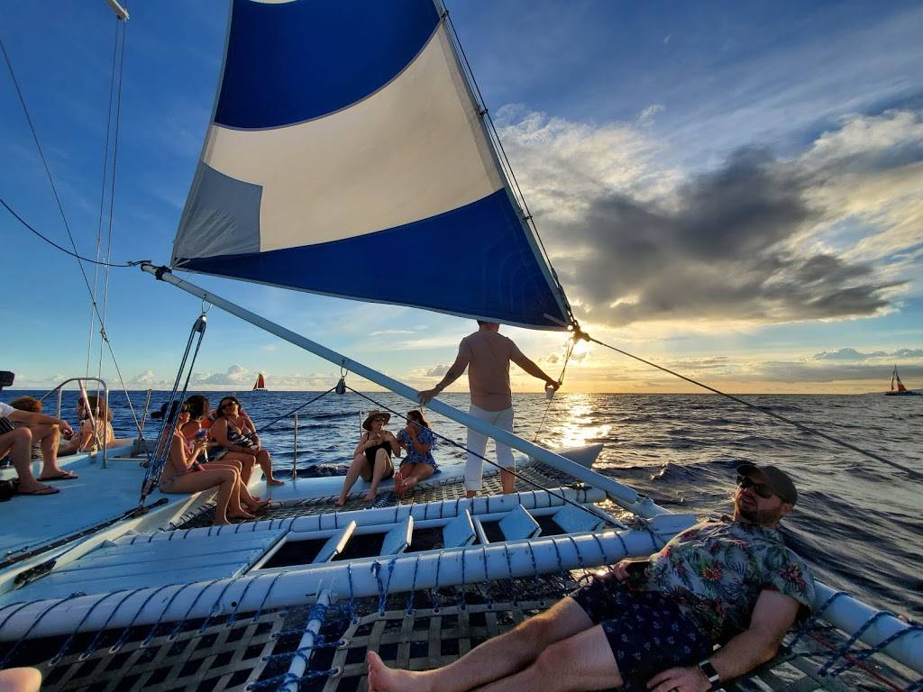 Kepoikai II Catamaran | 2259 Kalakaua Ave, Honolulu, HI 96815, USA | Phone: (808) 224-7688