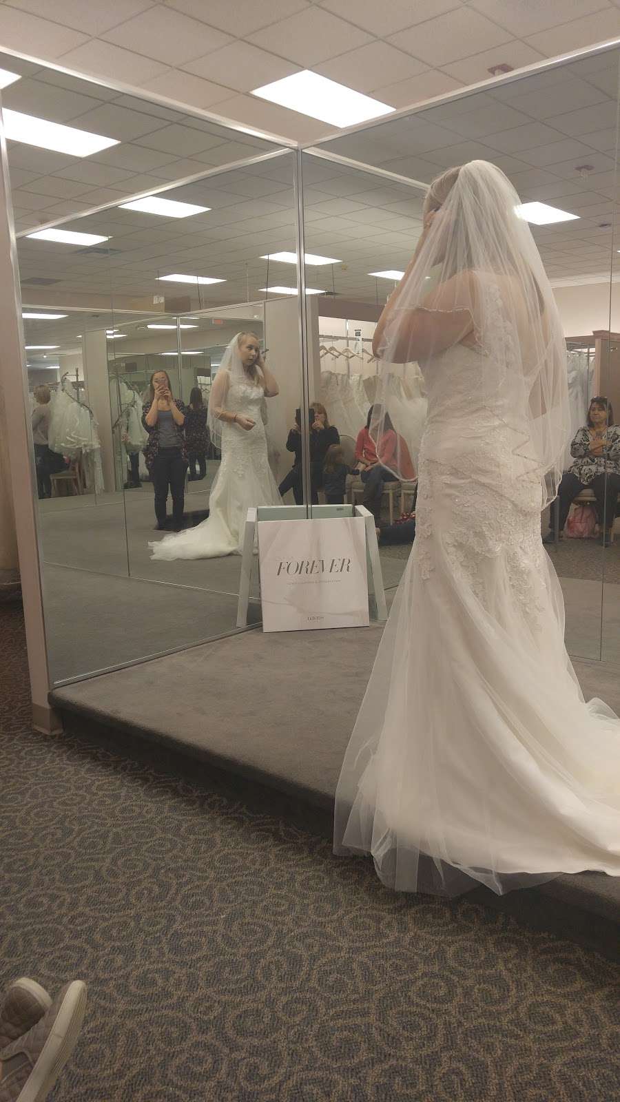 Davids Bridal | 539 Route 38 West, Maple Shade Township, NJ 08052, USA | Phone: (856) 727-5221