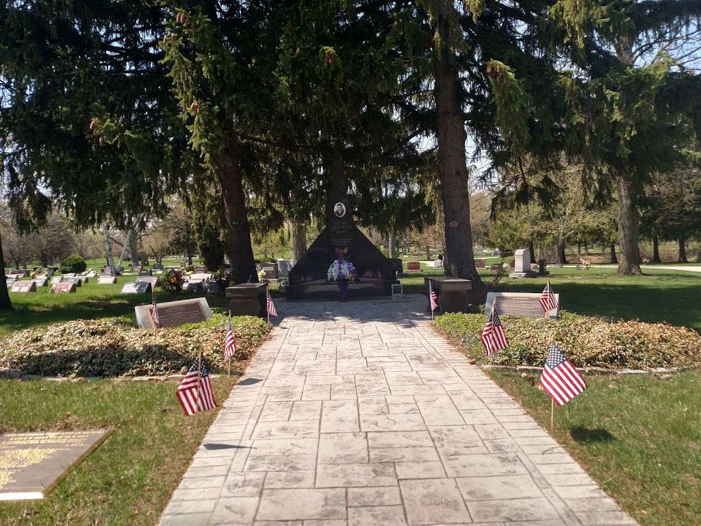 Arlington Park Cemetery | 4141 S 27th St, Milwaukee, WI 53221, USA | Phone: (414) 282-6600