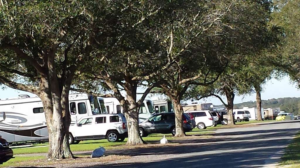 Grand Oaks RV Resort | 3525 Griffin Ave, Lady Lake, FL 32159, USA | Phone: (352) 750-5500