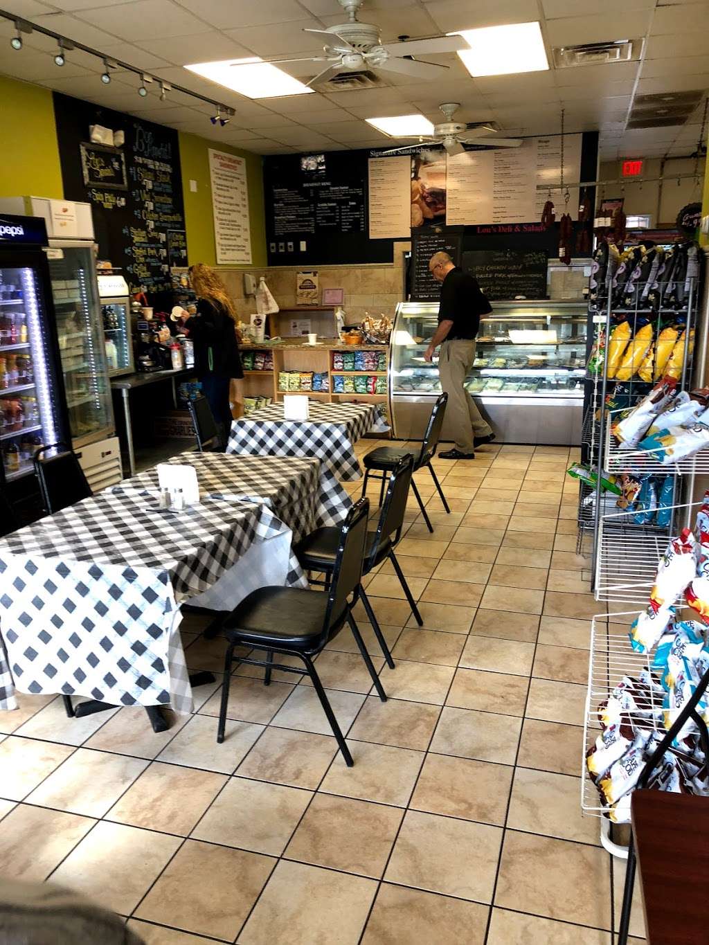 Lous Deli and Salad | 39 Mill Plain Rd, Danbury, CT 06811 | Phone: (203) 917-3968