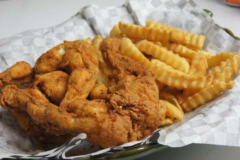 Fish n Wingz | 9002 E 42nd St, Indianapolis, IN 46235 | Phone: (317) 895-0015