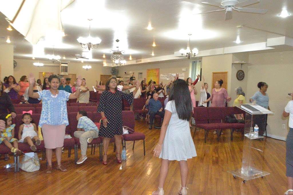 Iglesia Cristiana Nuevo Renacer (ICNR) | 254 E Maple St, Allentown, PA 18109, USA | Phone: (484) 357-6628