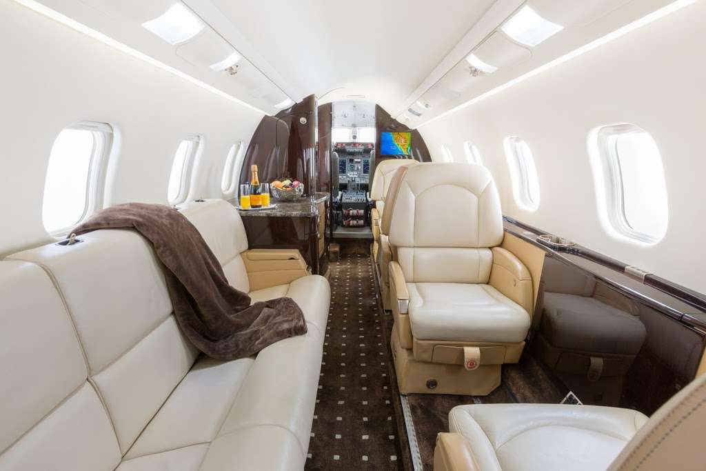 Clay Lacy - Orange County / John Wayne Jet Charter & Aircraft Ma | 19531 Campus Dr, Santa Ana, CA 92707 | Phone: (800) 423-2904