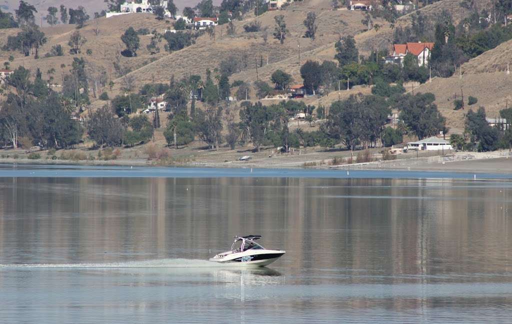 Lake Elsinore Levee | Diamond Dr, Wildomar, CA 92595, USA