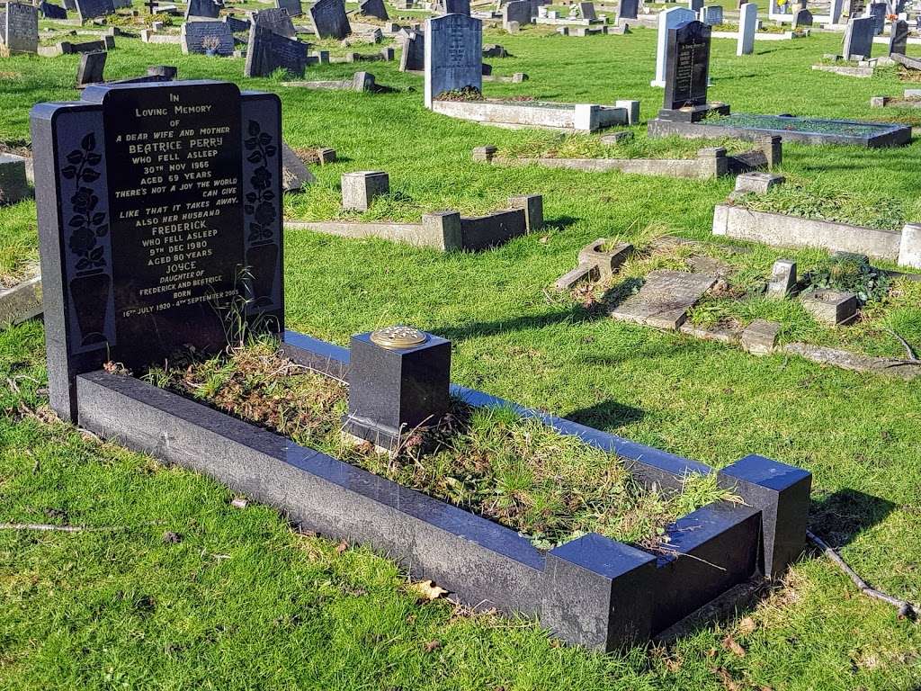 Romford Cemetery | Crow Ln, Romford RM7 0EP, UK | Phone: 01708 740791