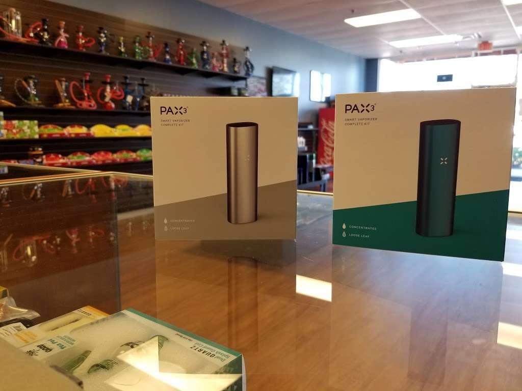 Revo Vape Shop | 222 Neighborhood Market Rd #106, Orlando, FL 32825, USA | Phone: (407) 203-5222