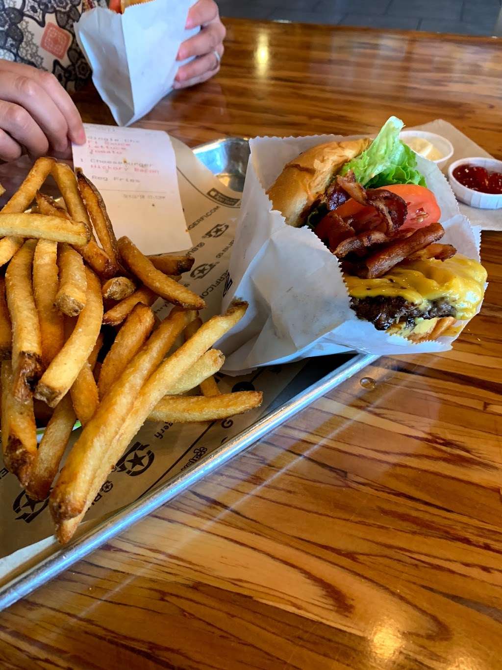 BurgerFi | 2477 E Sunrise Blvd, Fort Lauderdale, FL 33304, USA | Phone: (954) 835-5514