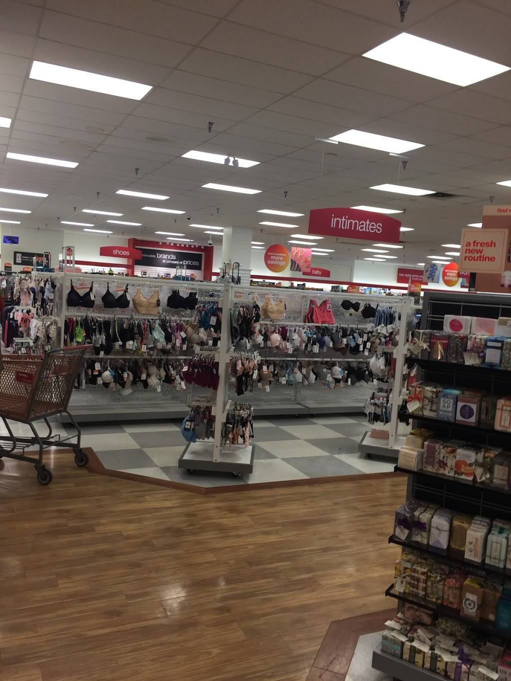 T.J. Maxx & HomeGoods | 4080 Taylorsville Rd, Louisville, KY 40220, USA | Phone: (502) 451-9084