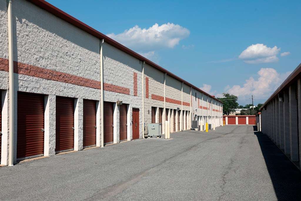 Storage Rentals of America | 101 Executive Dr, Newark, DE 19702, USA | Phone: (302) 444-8994