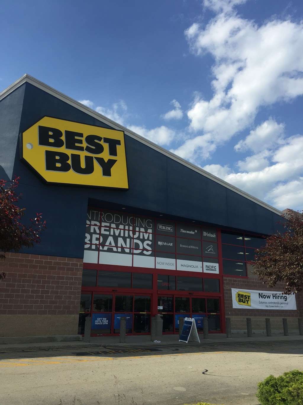 Best Buy | 290 S Broadway Unit E, Salem, NH 03079, USA | Phone: (603) 890-9002