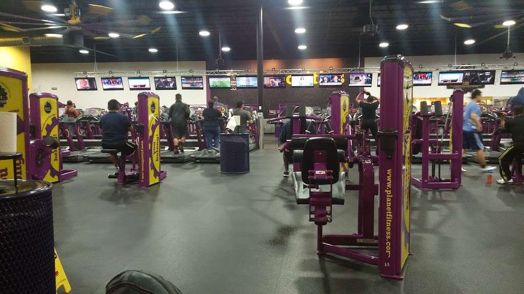 Planet Fitness | 4545 S Noland Rd B, Independence, MO 64055, USA | Phone: (816) 478-7095