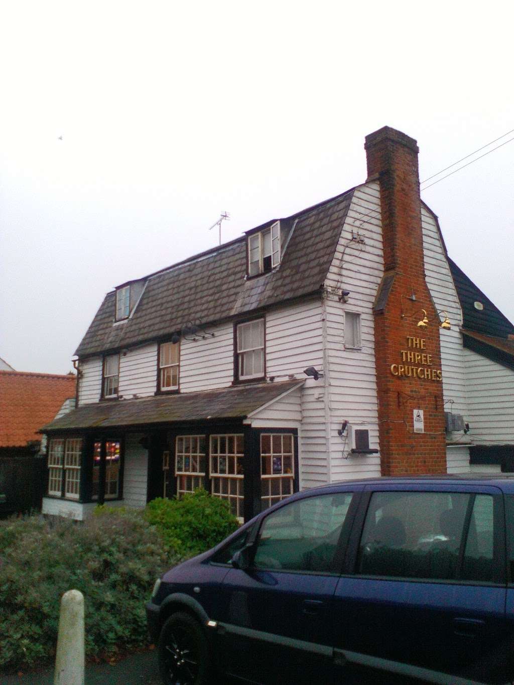 The Three Crutches | Old Watling St, Rochester, Strood ME2 3UG, UK | Phone: 01634 290148