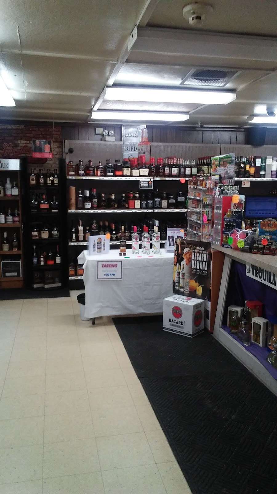 Mooresville Liquors | 335 S Indiana St, Mooresville, IN 46158, USA | Phone: (317) 831-7755
