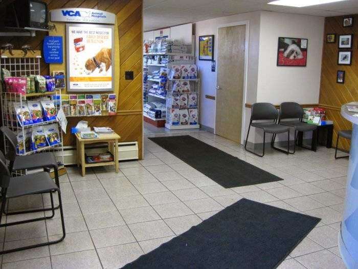 VCA East Penn Animal Hospital | 1020 Chestnut St, Emmaus, PA 18049, USA | Phone: (610) 967-2156