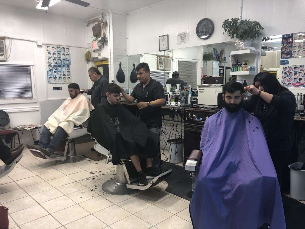 Pachuca Barber Shop | 4213, 7152 Lawndale St, Houston, TX 77023, USA | Phone: (832) 516-8754