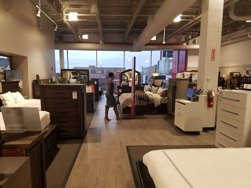 Value City Furniture | 2536 N Elston Ave, Chicago, IL 60647, USA | Phone: (872) 210-3042