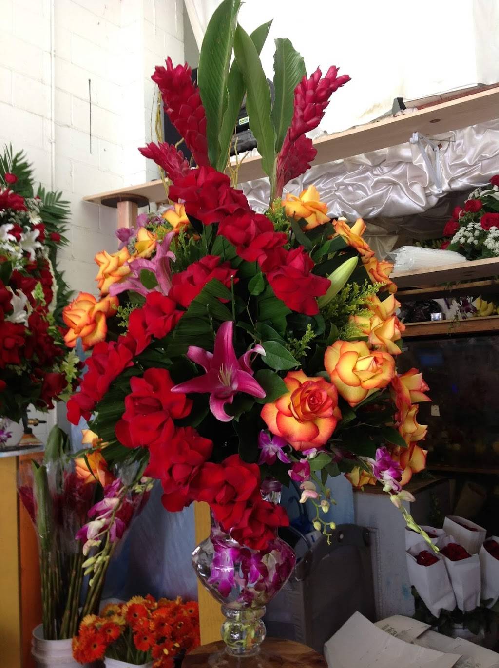 Velasco Flower Shop/Floreria | 1241 E Broadway Rd, Mesa, AZ 85204 | Phone: (480) 868-1156