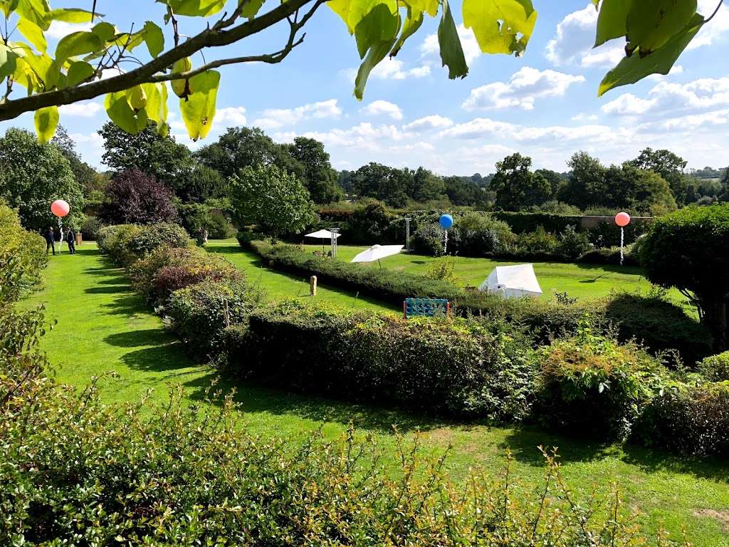 Shenley Park Walled Garden | Shenley, Radlett WD7 9DW, UK | Phone: 01923 852629