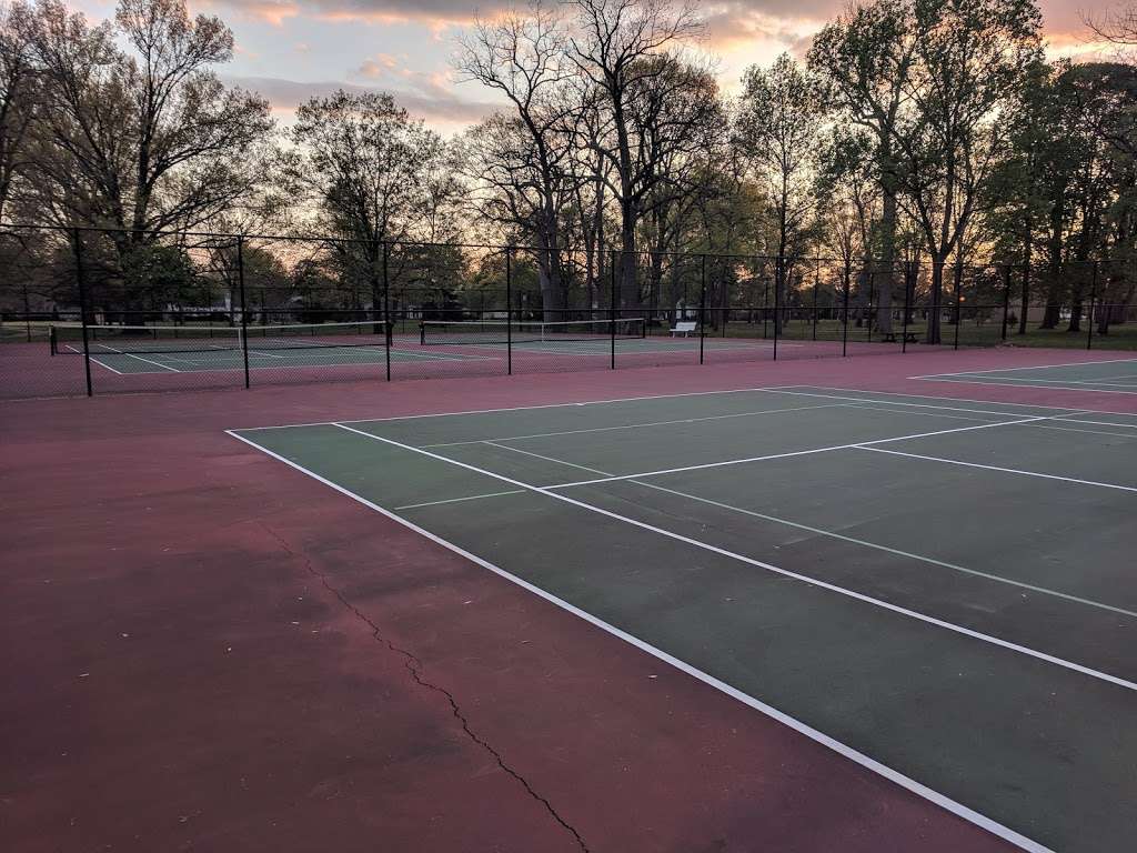 Donner Park Tennis Courts | 1900-1930 Lafayette Ave, Columbus, IN 47201, USA