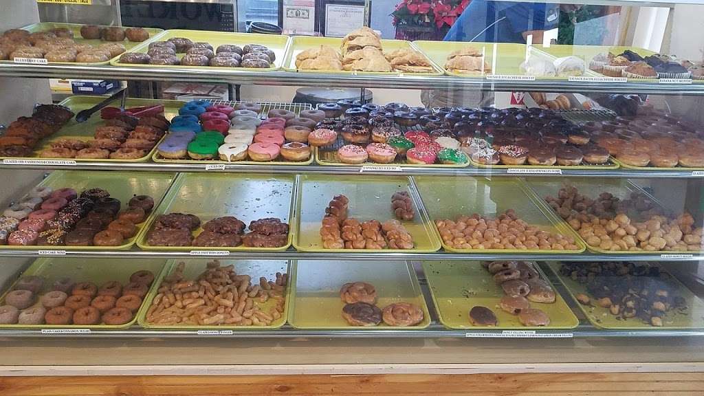 Troys Donuts | 19380 TX-105, Montgomery, TX 77356, USA | Phone: (936) 582-1175