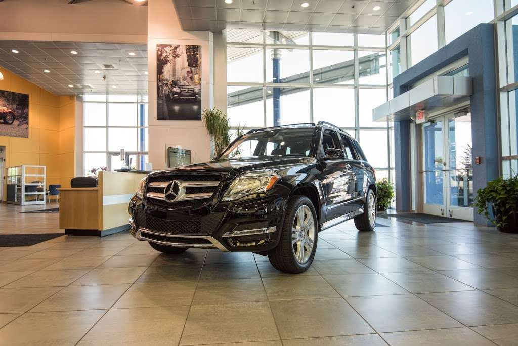 Mercedes-Benz of Naperville | 1569 Ogden Ave, Naperville, IL 60540 | Phone: (630) 537-0312