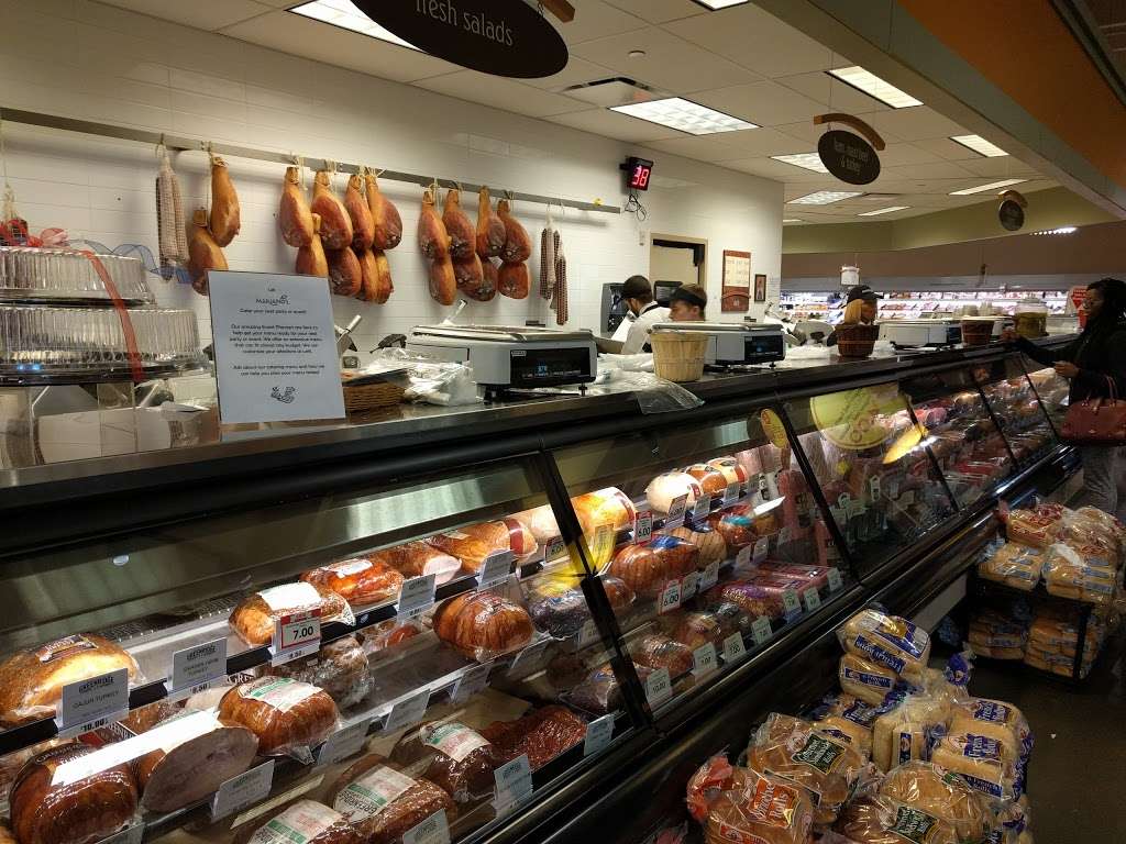 Marianos | 1615 S Clark St, Chicago, IL 60616 | Phone: (312) 225-4386