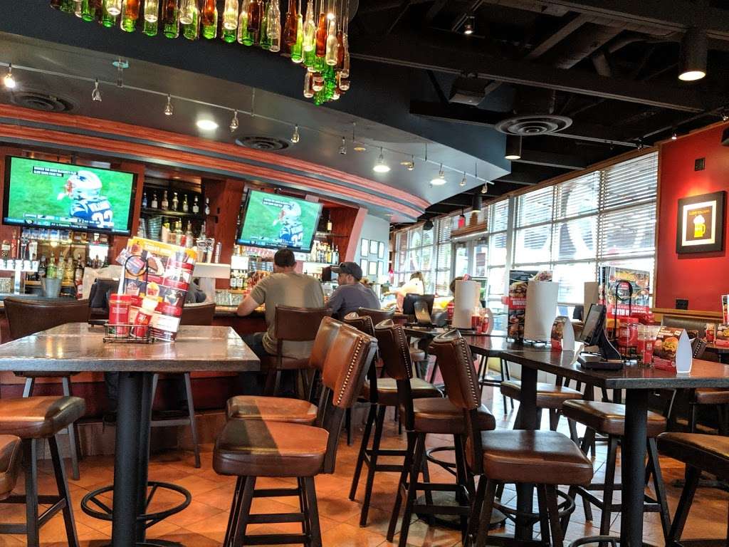 Red Robin Gourmet Burgers and Brews | 269 Colony Pl, Plymouth, MA 02360 | Phone: (508) 746-1228