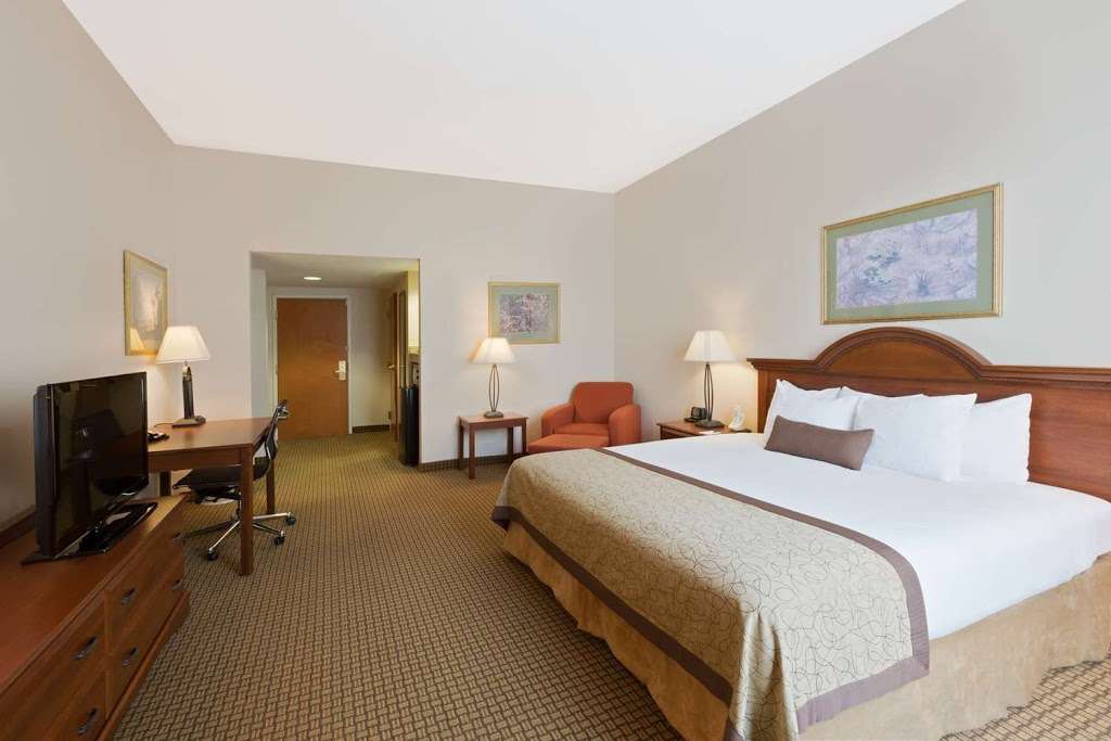 Wingate By Wyndham Charlotte Airport I-85/I-485 | 4238 Business Center Dr, Charlotte, NC 28214, USA | Phone: (704) 395-3600