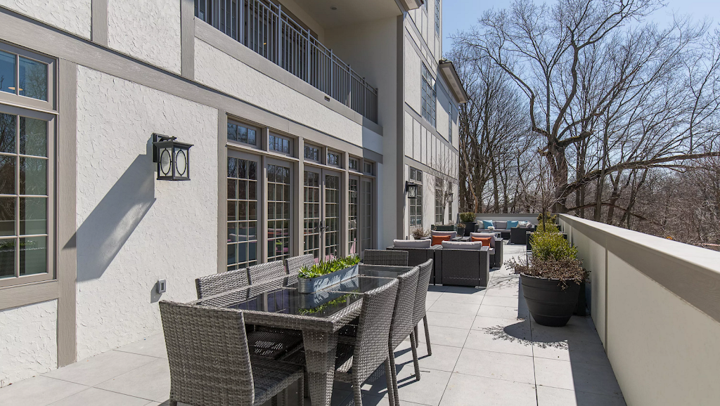 The Heathcote - Luxury Apartments Scarsdale | 2-4 Weaver St, Scarsdale, NY 10583, USA | Phone: (914) 393-1159