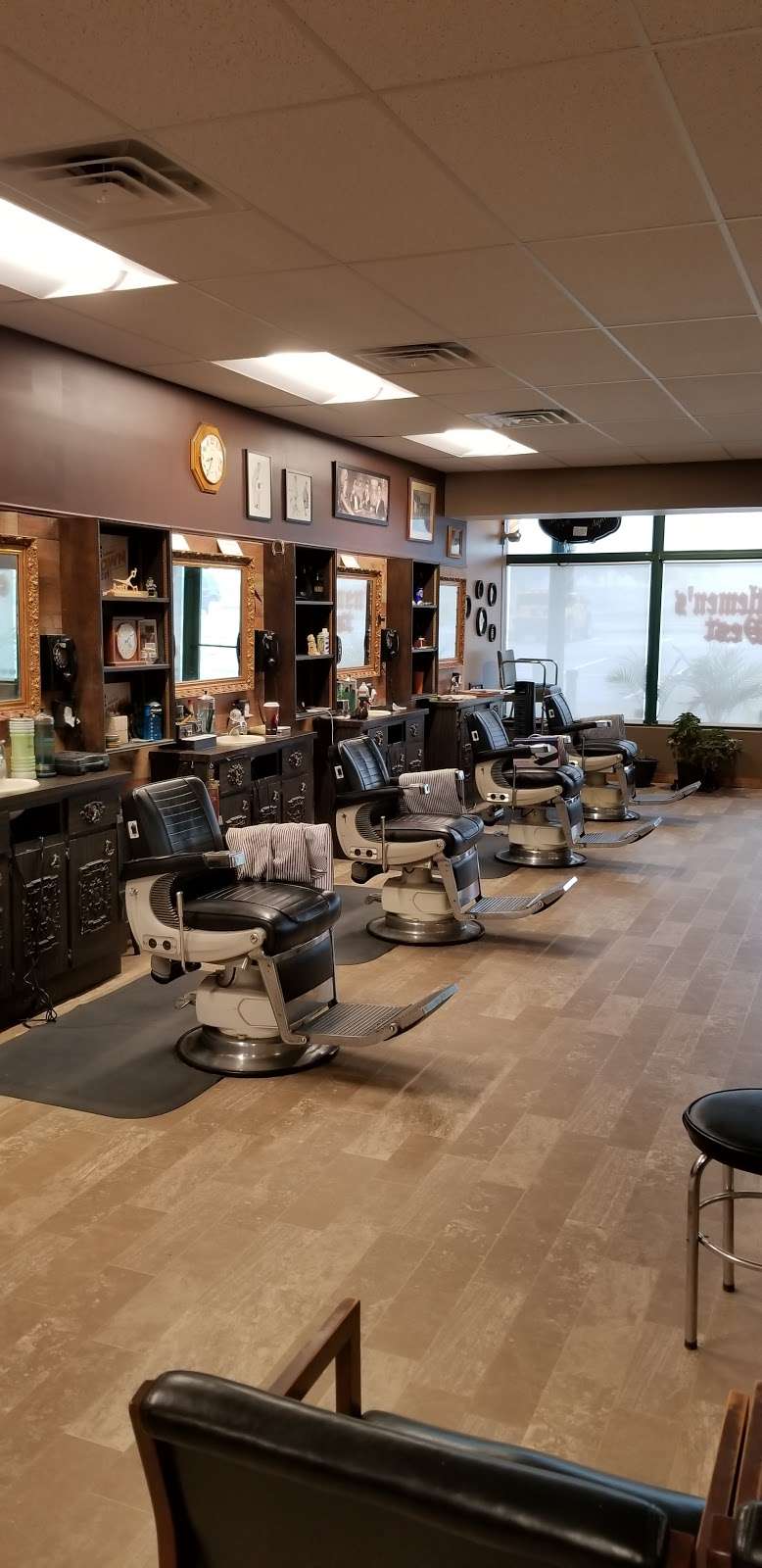 Gentlemens West Barbershop | 6489 Quivira Rd, Shawnee, KS 66216 | Phone: (913) 631-9806