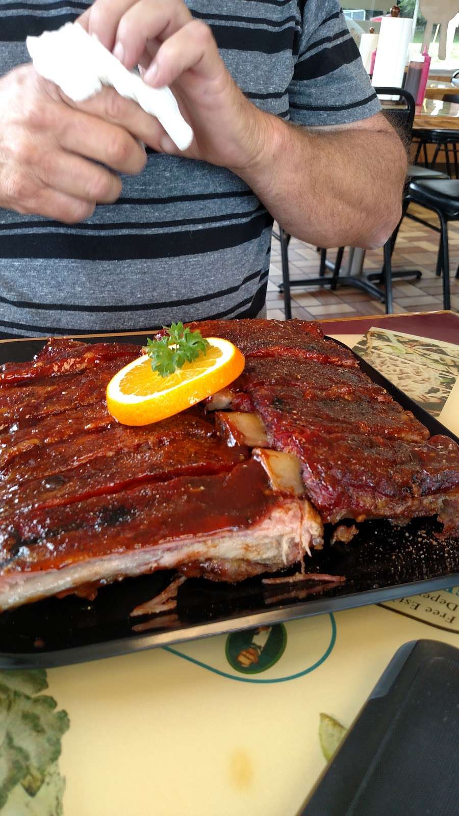 Oink & Moo Barbeque | 1006 E Main St, Richmond, MO 64085, USA | Phone: (816) 776-6465