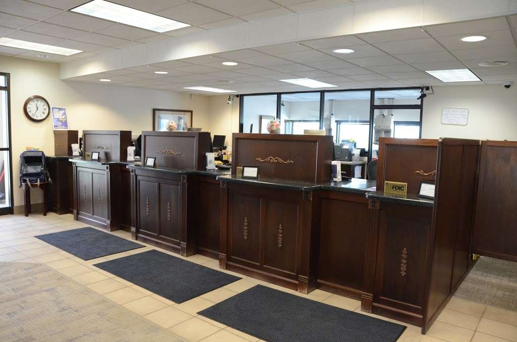 Town Bank | 7998 S Loomis Rd, Wind Lake, WI 53185, USA | Phone: (262) 895-7566