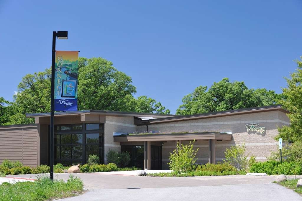 Hickory Knolls Discovery Center | 3795 Campton Hills Drive, St. Charles, IL 60175 | Phone: (630) 513-4399