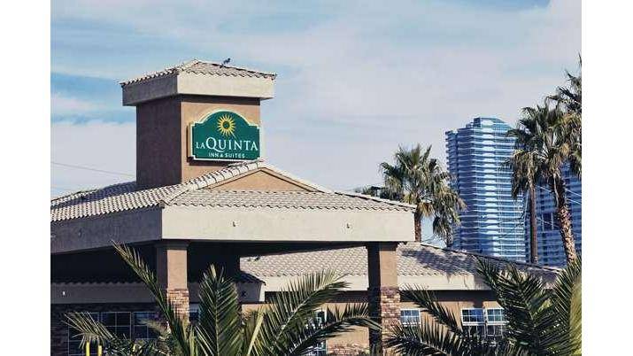 La Quinta Inn & Suites by Wyndham Las Vegas Tropicana | 4975 S Valley View Blvd, Las Vegas, NV 89118, USA | Phone: (702) 798-7736