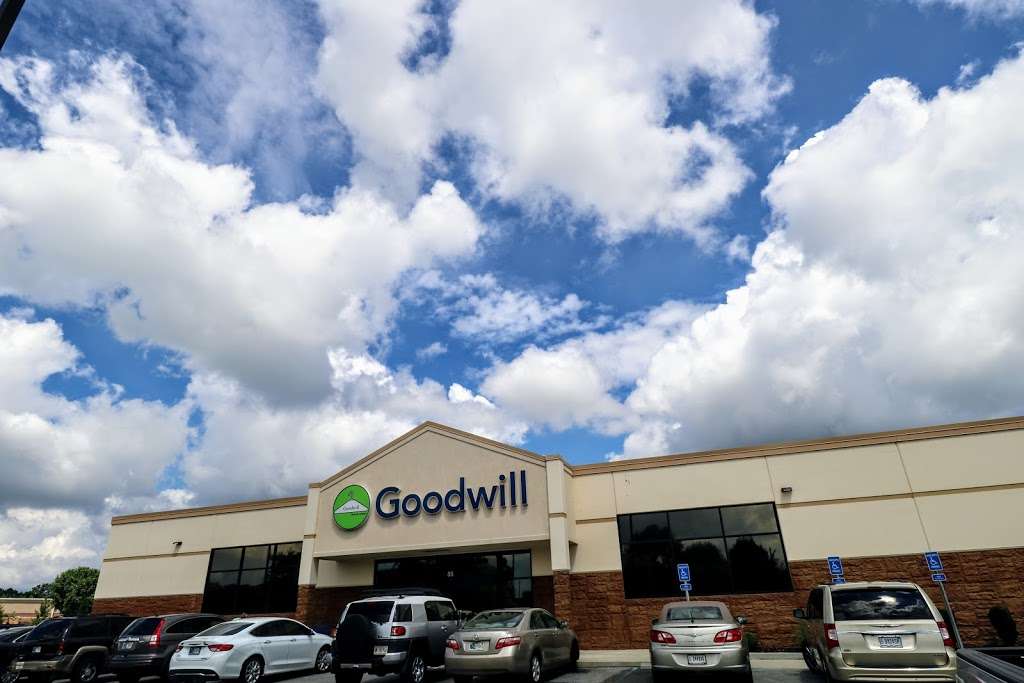 Goodwill Store | 55 Carr Hill Rd, Columbus, IN 47201 | Phone: (812) 669-1943