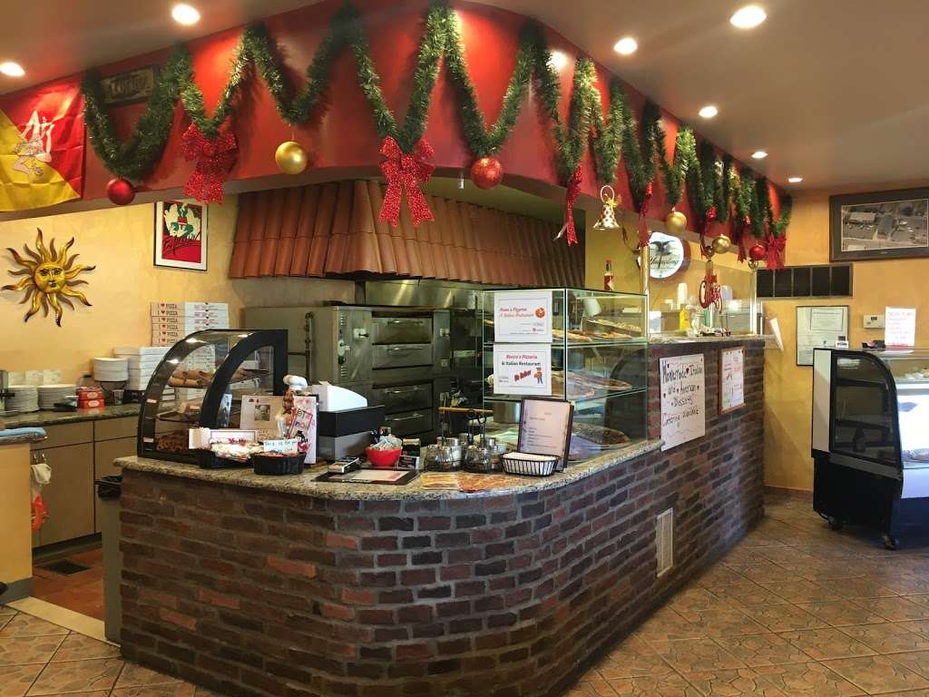 Roccos Pizzeria & Italian | 1120 Main St, Hellertown, PA 18055, USA | Phone: (610) 838-1414