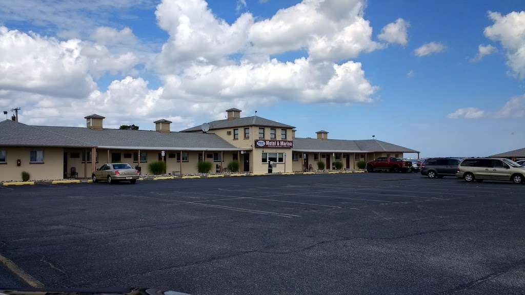 Pier One Motel & Marina | 3430 NJ-37, Toms River, NJ 08753, USA | Phone: (732) 270-9090