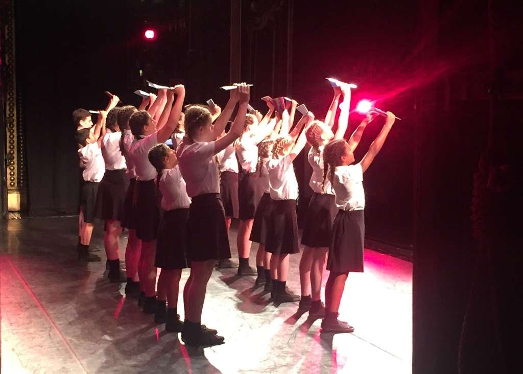 Razzamataz Theatre School Barnet | Wren Academy, Hilton Ave, London N12 9HB, UK | Phone: 01442 211780