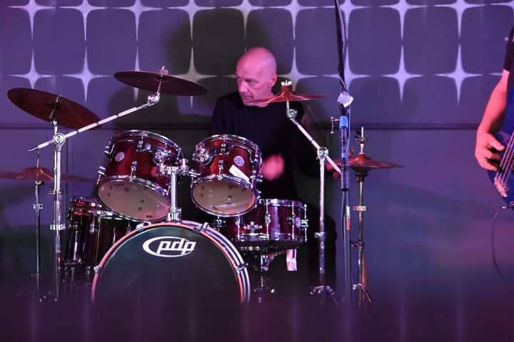 Eastside Bar and Grill | 2530 NE 82nd Ave, Portland, OR 97220, USA | Phone: (503) 234-2337