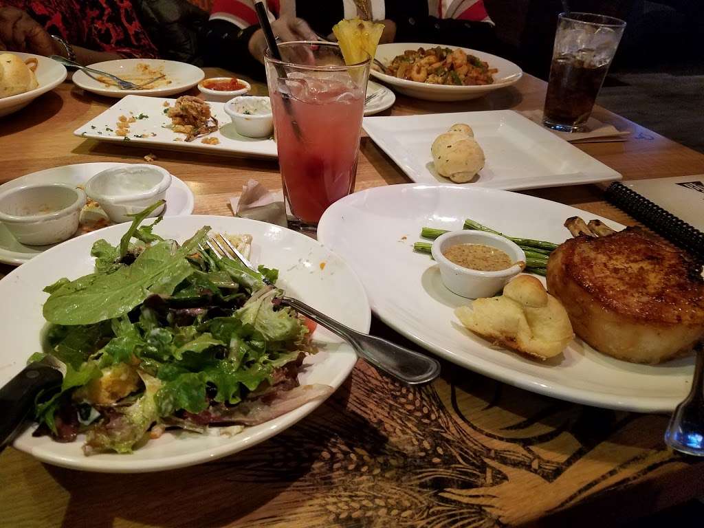 BJs Restaurant & Brewhouse | 15701 Emerald Way, Bowie, MD 20716, USA | Phone: (301) 850-2300