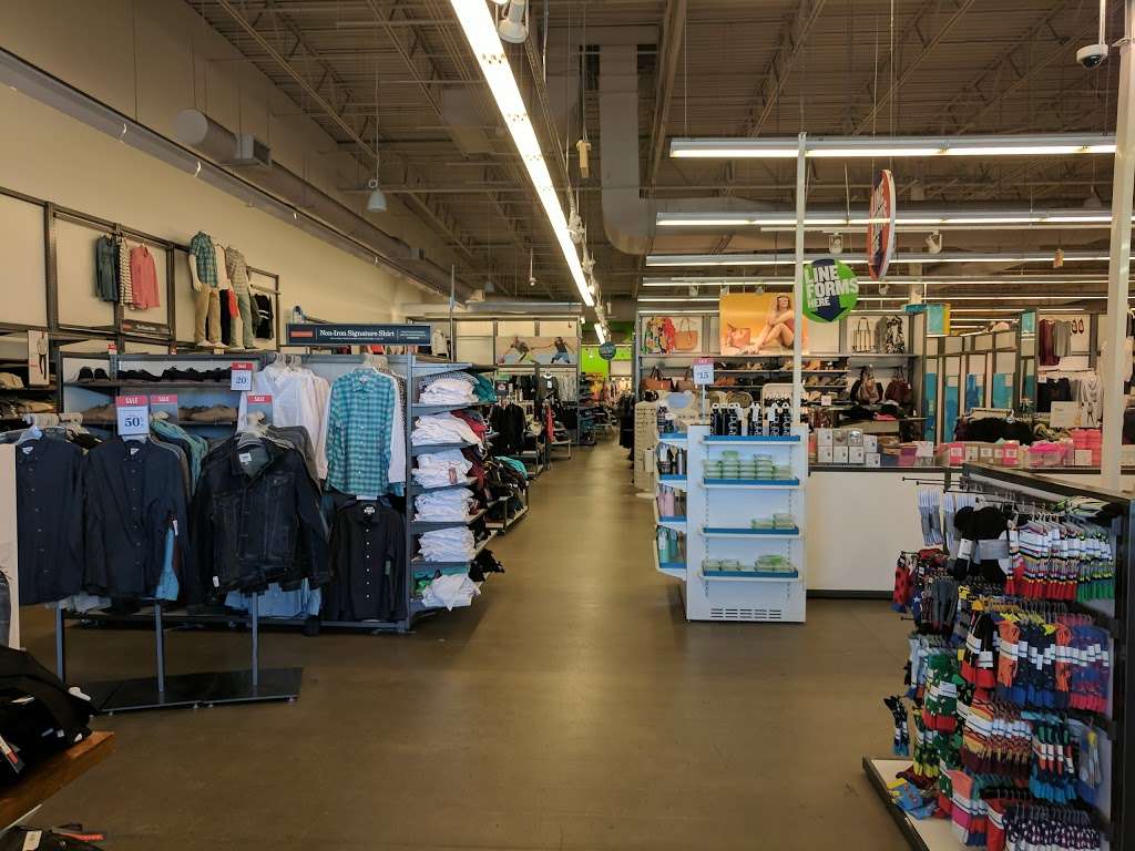 Old Navy | 9 Mystic View Rd, Everett, MA 02149 | Phone: (617) 387-1422