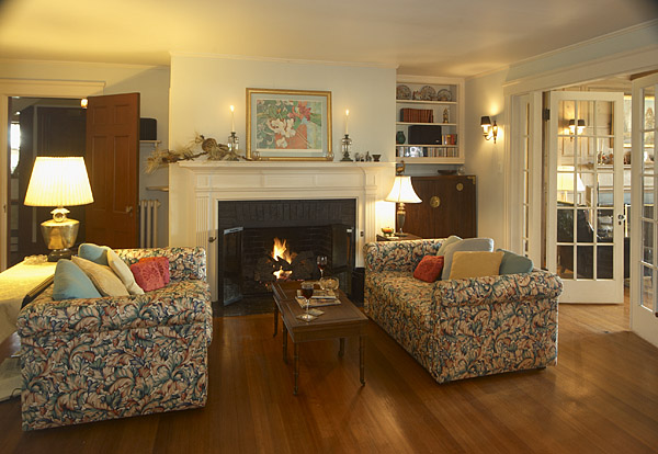 Pheasant Hill Inn B. & B. | 71 Bubier Rd, Marblehead, MA 01945, USA | Phone: (781) 639-4799