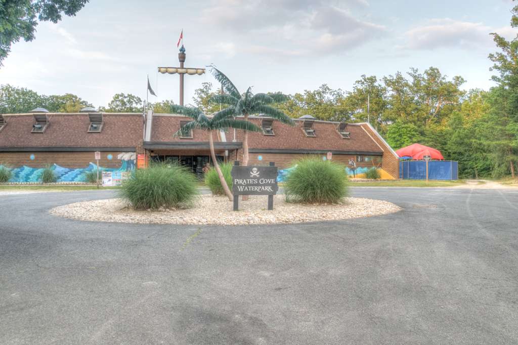 Pirates Cove Waterpark | 6501 Pohick Bay Dr, Lorton, VA 22079, USA | Phone: (703) 339-6102